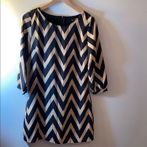 Quarter sleeve chevron dress